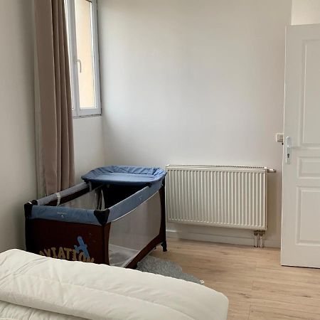Agreable Maison Avec Parking Gratuit Sur Place. Saint-Denis  Buitenkant foto