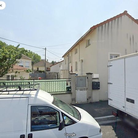 Agreable Maison Avec Parking Gratuit Sur Place. Saint-Denis  Buitenkant foto